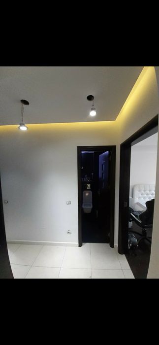 Zugrav,  finisaje interioare în glet și tinci.