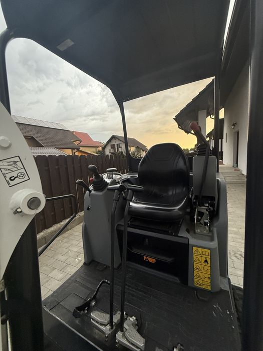 Miniexcavator Bobcat E19 2023 300ore 1.8Tone