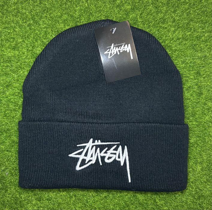 Vand caciula stussy noua