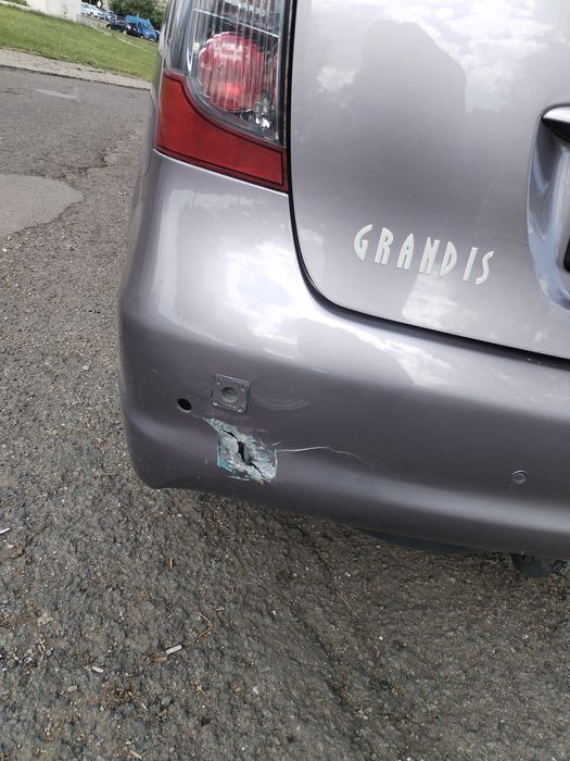 Мицубиши грандис