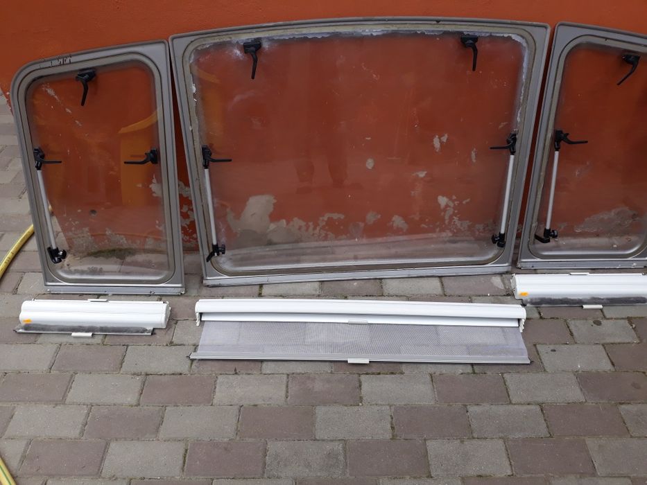 Geamuri frontal rulota