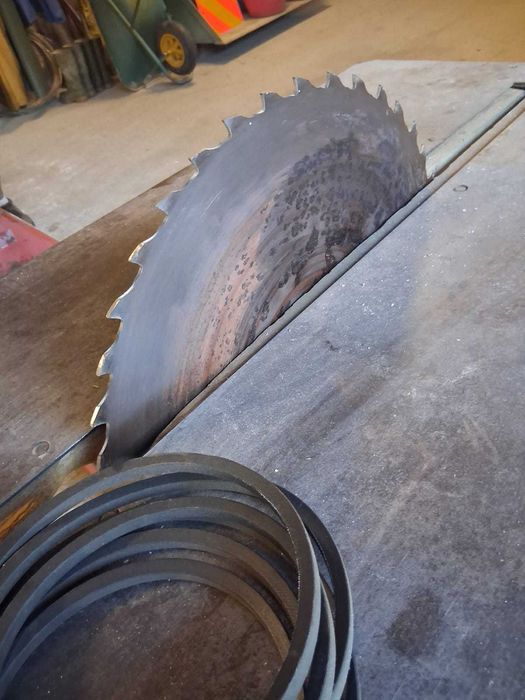 D.v circular in stare foarte bună.