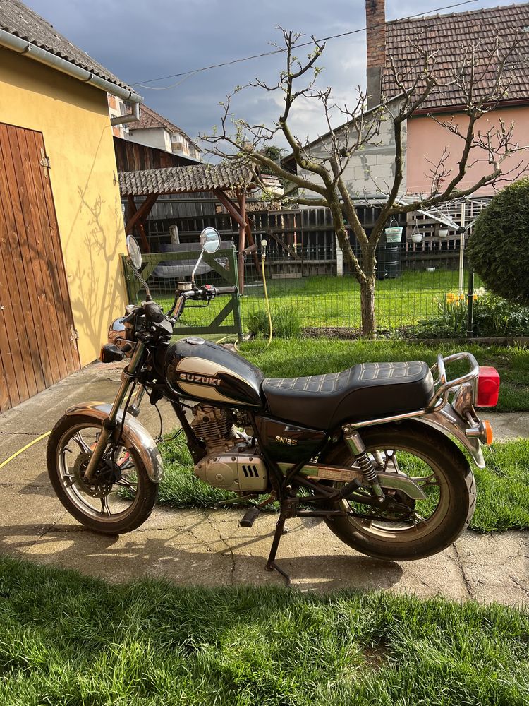 Motocicleta Suzuki gn 125 variante