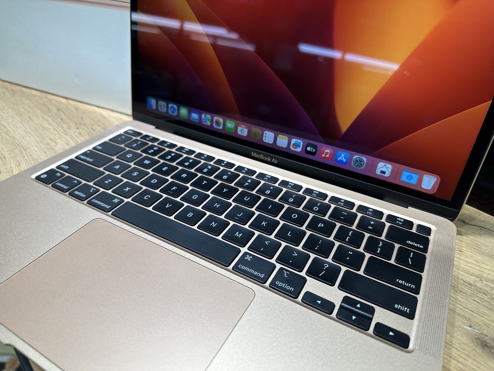 MacBook Air 13-inch, 2020г, M1, 8/256GB, Gold, 7966/А10