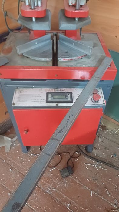 Станок для окон и дверей