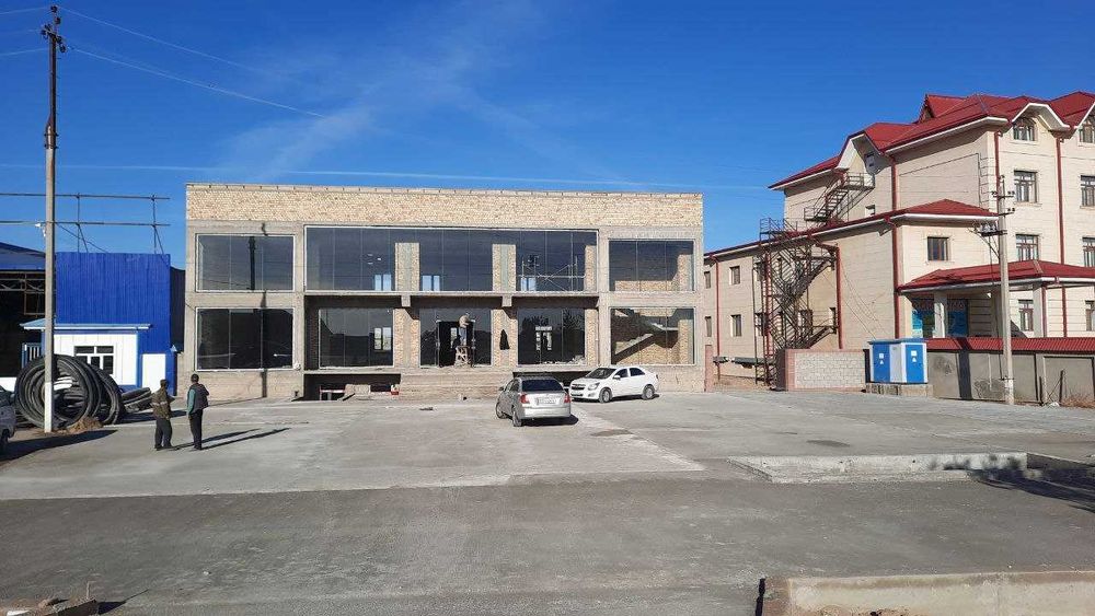 Офис ёки дукон учун ижарага 2 каватли (+подвал) бино, 1000 м2 (3*336).