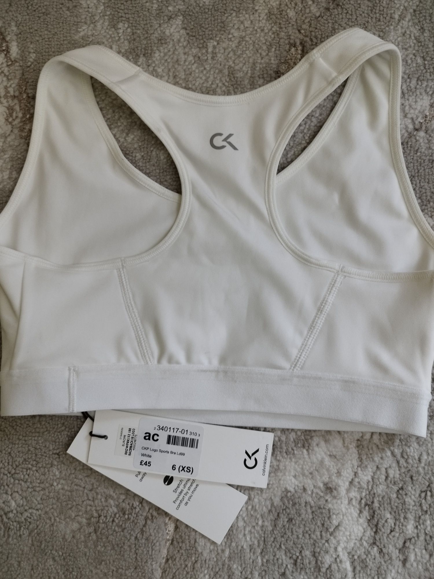 Оригинални спортнu сутиени на Calvin Klein, Nike и Under Armour.