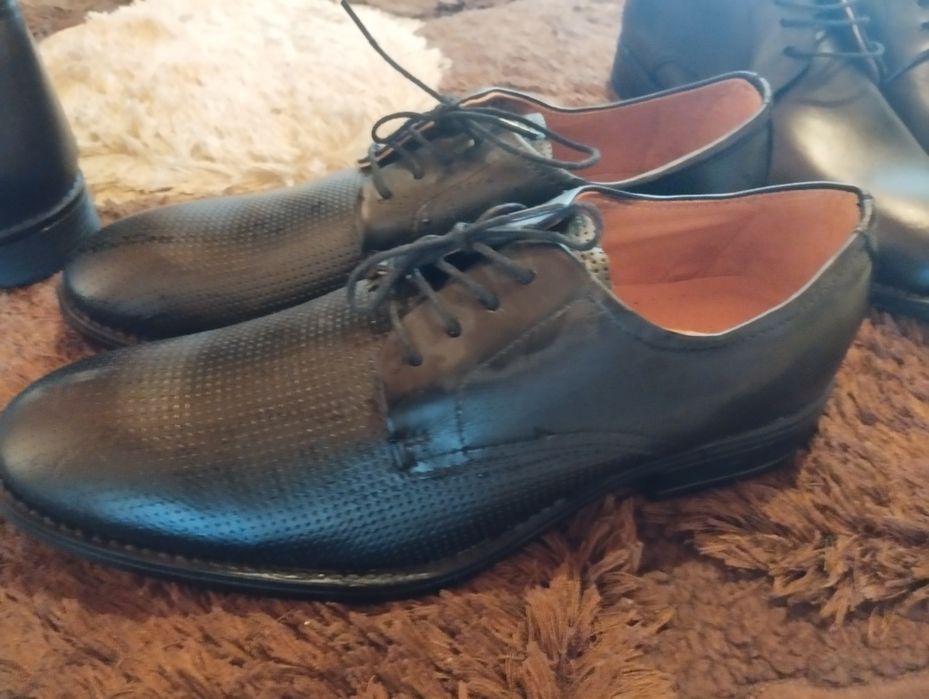 Ghete și pantofi din piele