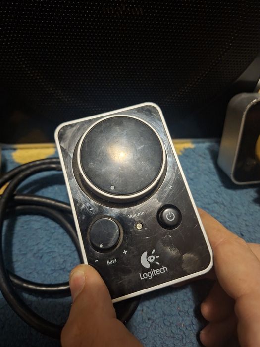 Vand sistem audio loghitech z4 perfect functionabil!!