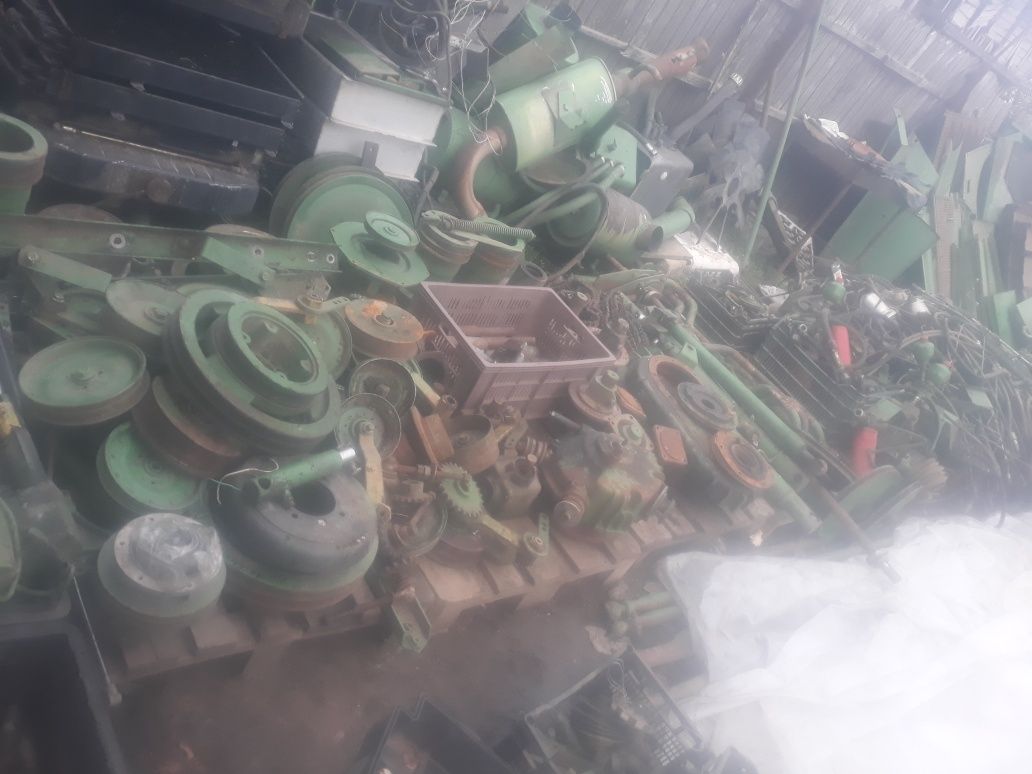 Dezmembrez combine john deere 2256 2258 2056 2058 2054 2264