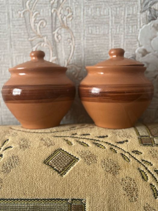 Глиняные горшки для приготовления еды