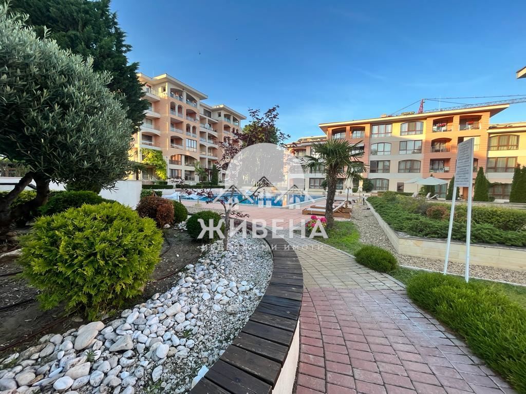 Продава се Двустаен апартамент в к.к. Св.Св. Константин и Елена - 76 кв.м за 2303 €/кв.м - Снимка #11