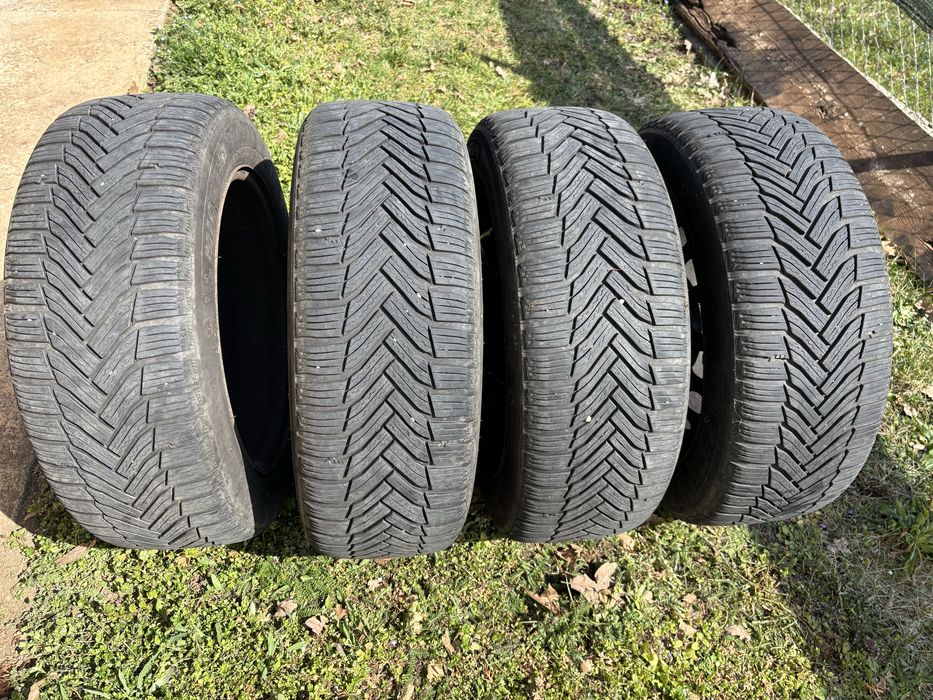 Vand 4 roti 205, 55, R16 jante otel cu cauciucuri de iarna Michelin Al