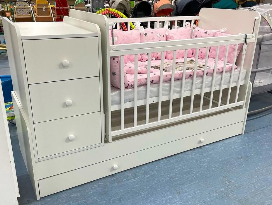 Детская кроватка