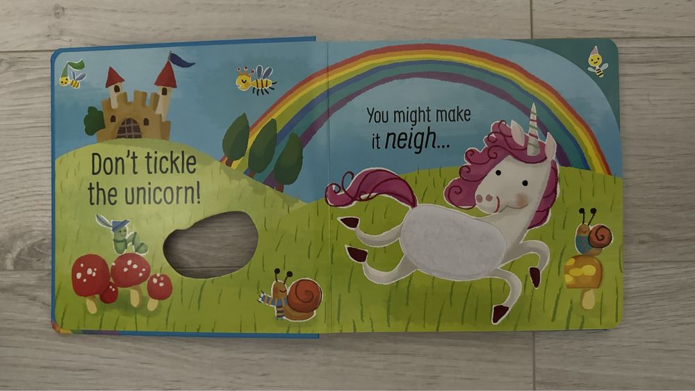 Carte Usborne Don’t tickle the unicorn