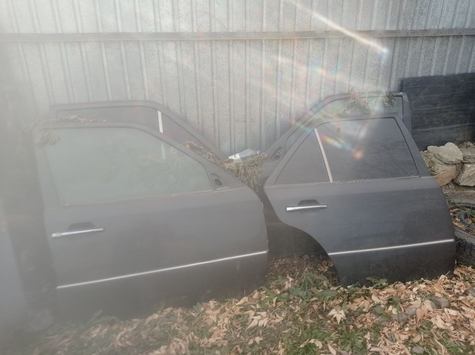 Детали Мерседес w 124