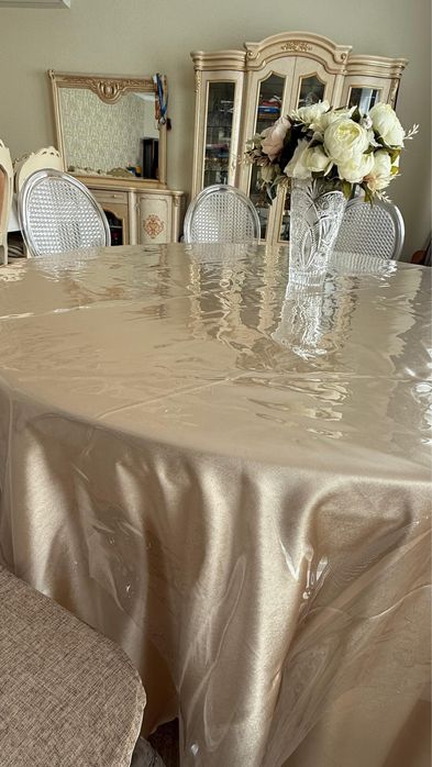 Стол со стульями