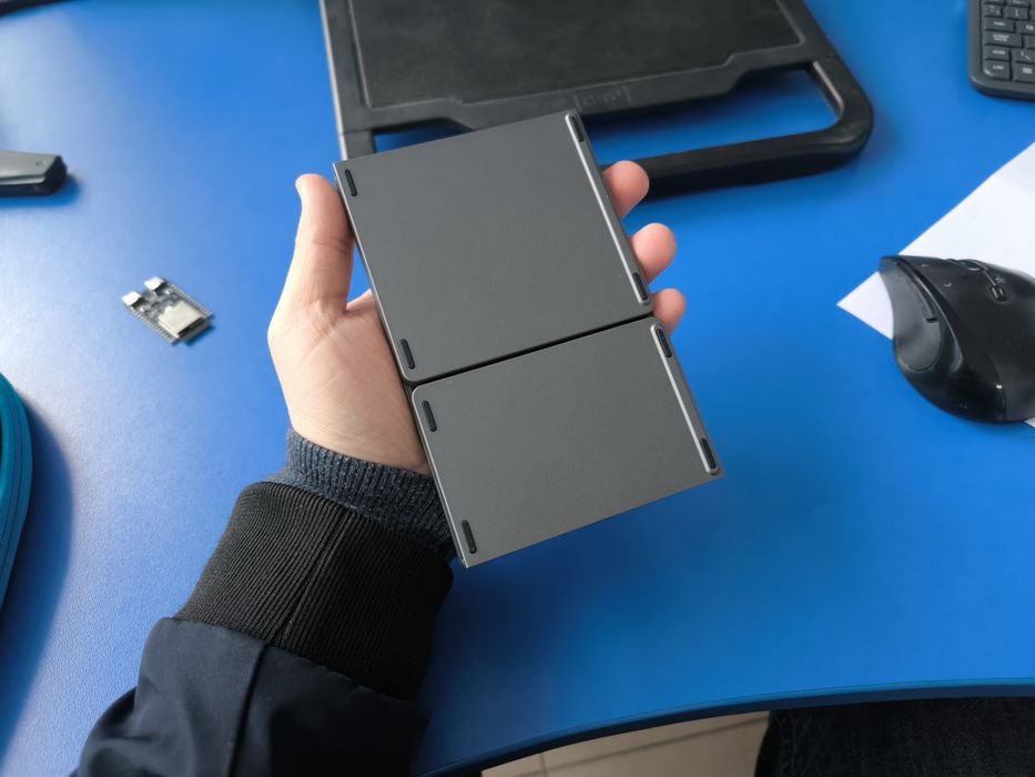 Tastatura pliabila Bluetooth cu trackpad