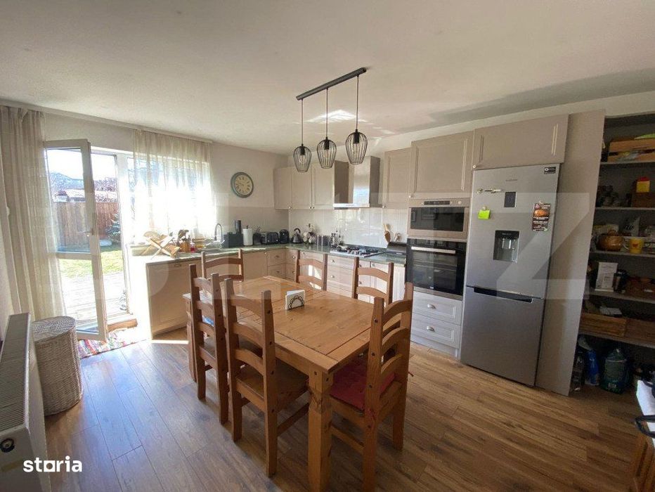 Casa de vanzare, cu 2 camere, 100 mp, zona Dambul Rotund