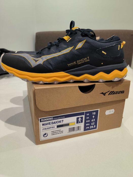 Продавам маратонки Mizuno №43, тъмносини. Топ състояние.