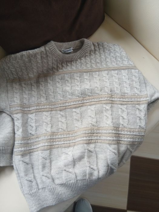 Pulover bărbătesc 50%lână, Hugo Boss ,mărimea L/XL