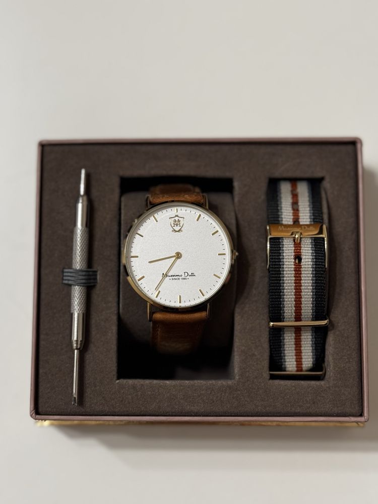 Ceas Massimo Dutti curea de piele maro si accesorii