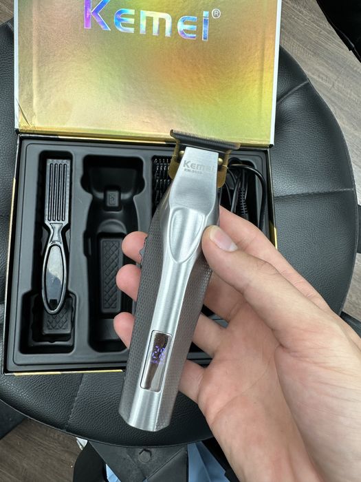 Kemei km 3023 тример с babyliss ножове