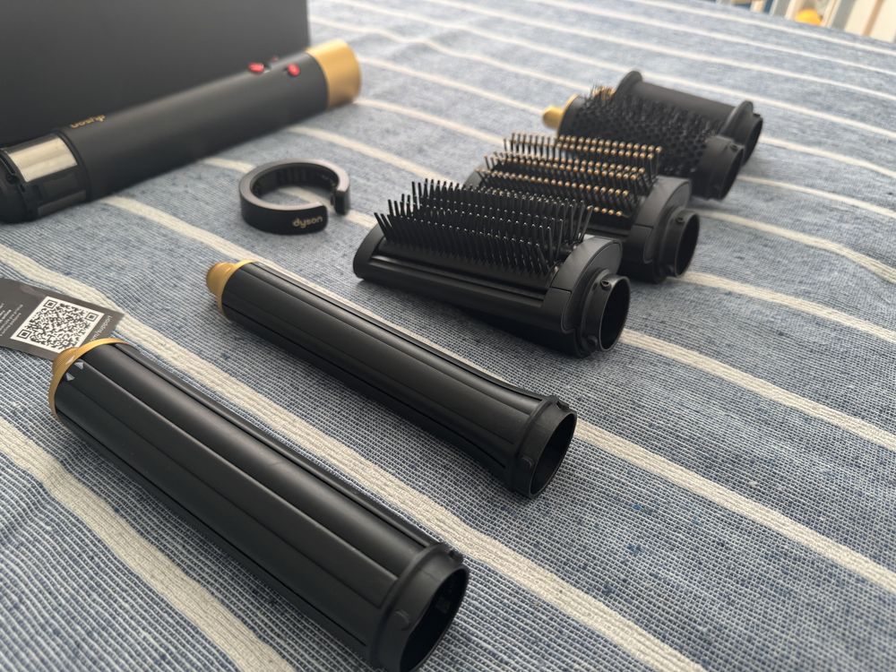 В гаранция Dyson airwrap complete long HS05 limited edition onyx gold