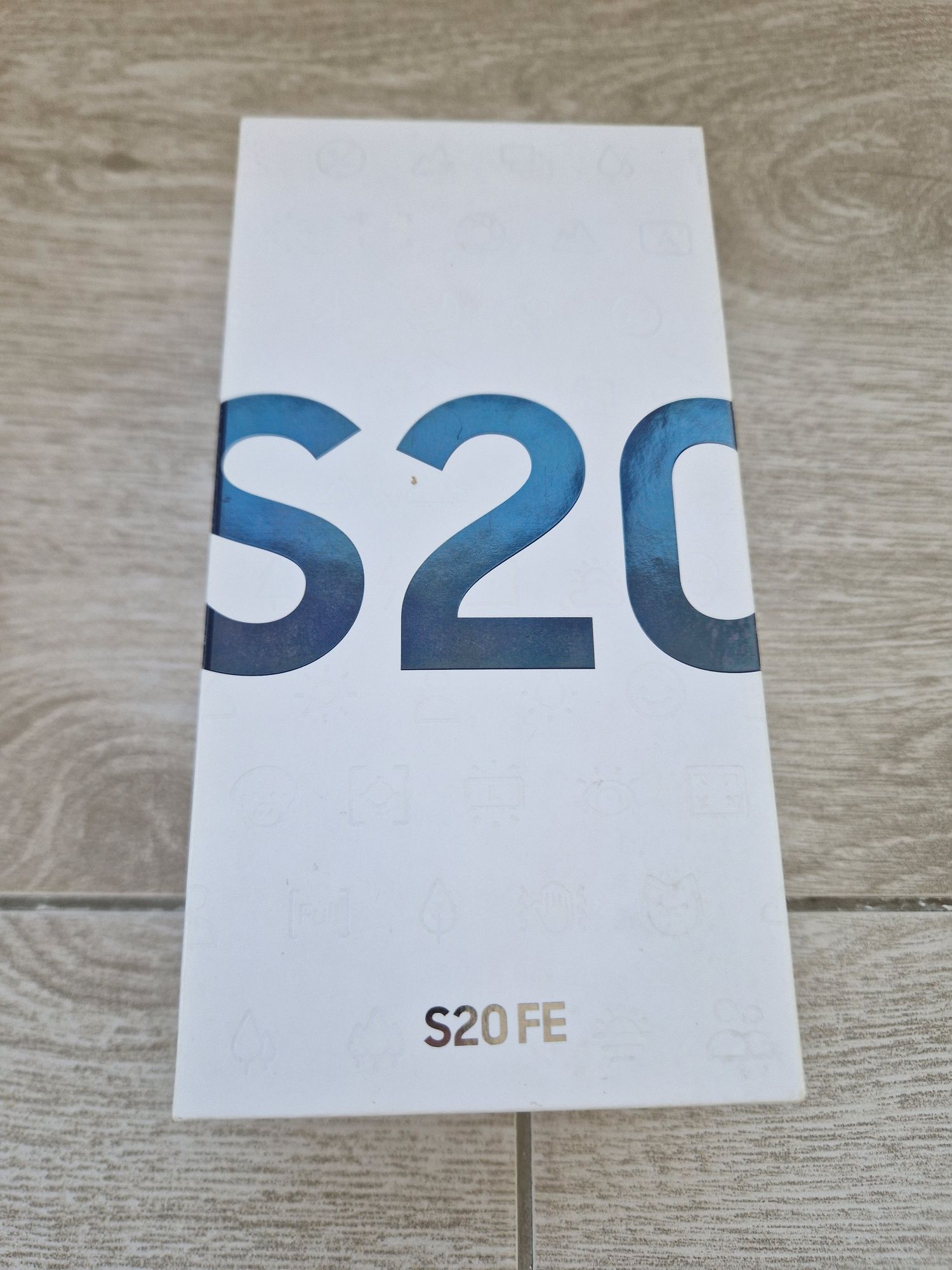 Samsung s20FE 128 гб