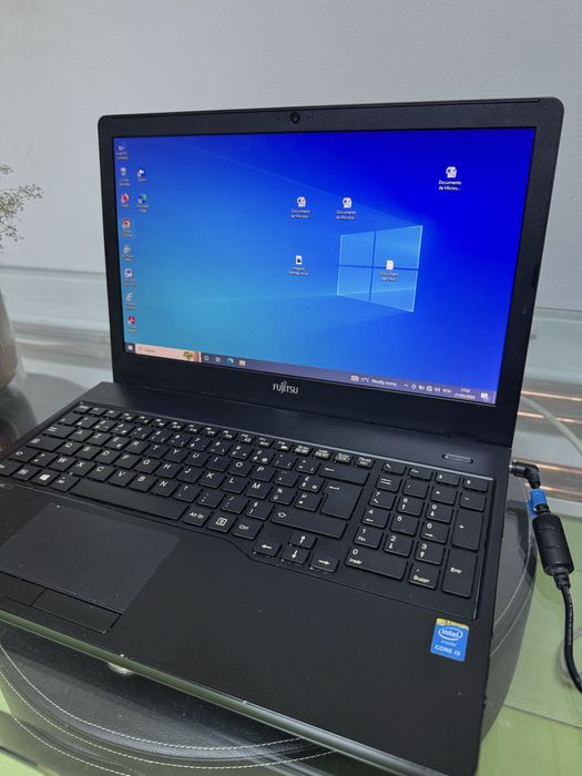 Leptop fujitsu.
