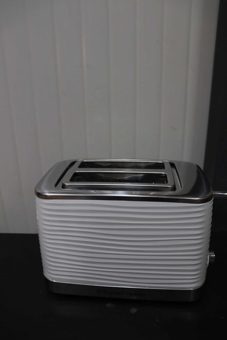 Тостер Russell Hobbs Inspire White, 6 регулируеми нива на препичанe