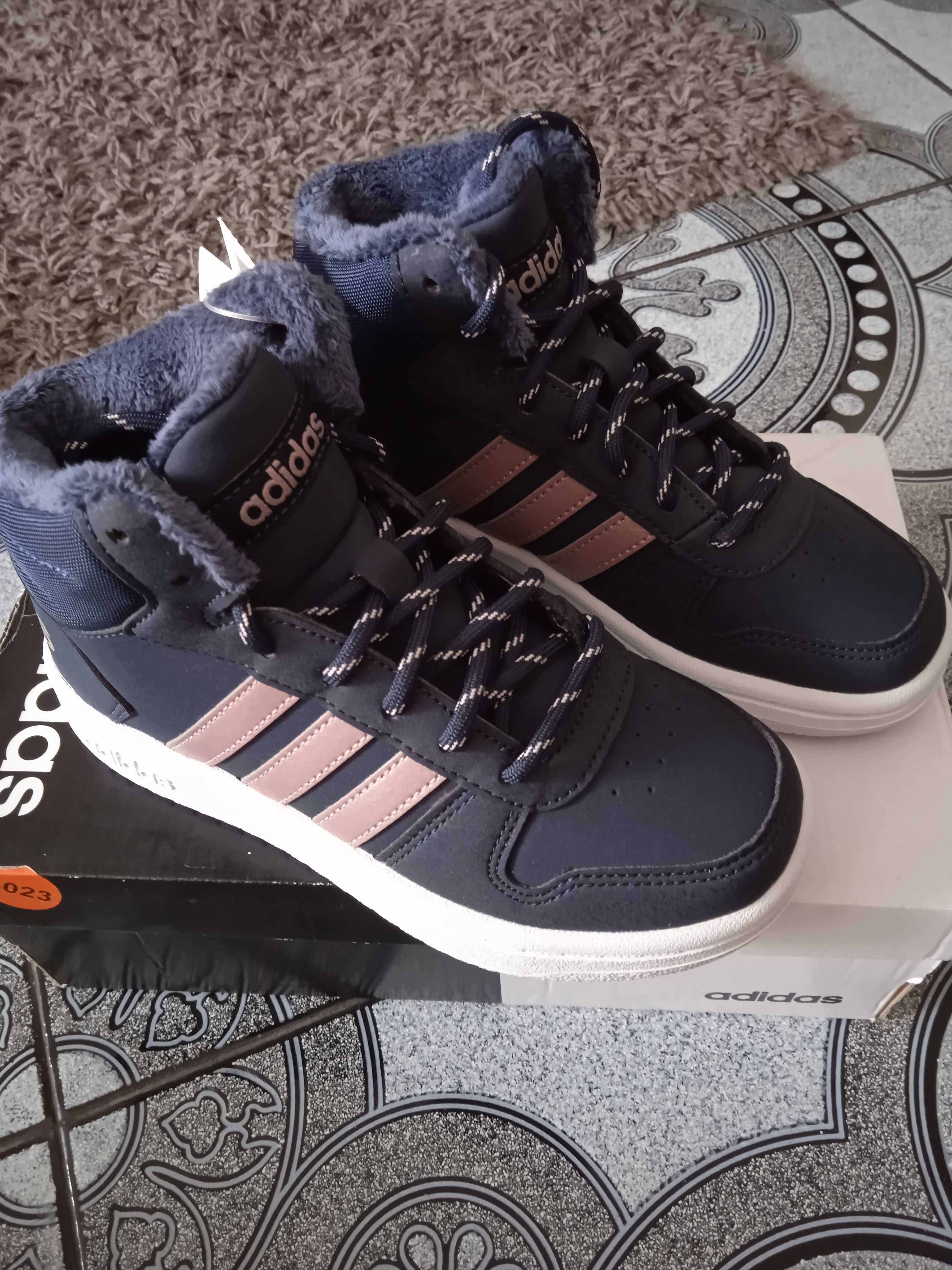 Adidas N32  нови