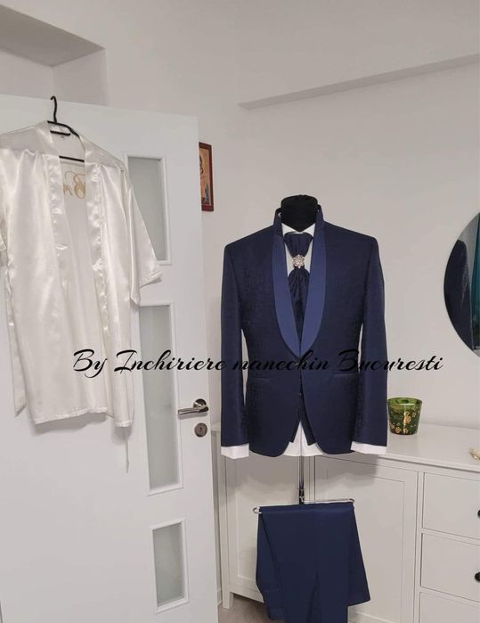Inchiriere manechin / bust rochie mireasa / costum mire