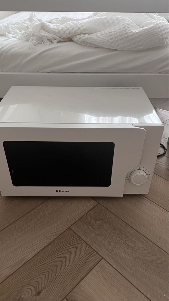 Микроволновая печь Hansa