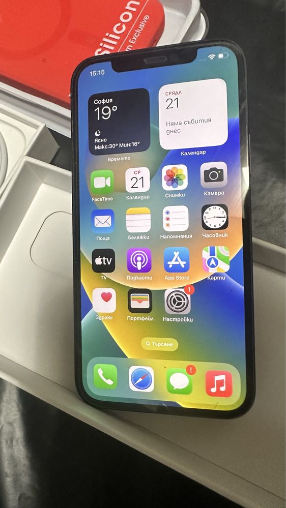 Продавам Iphone 12