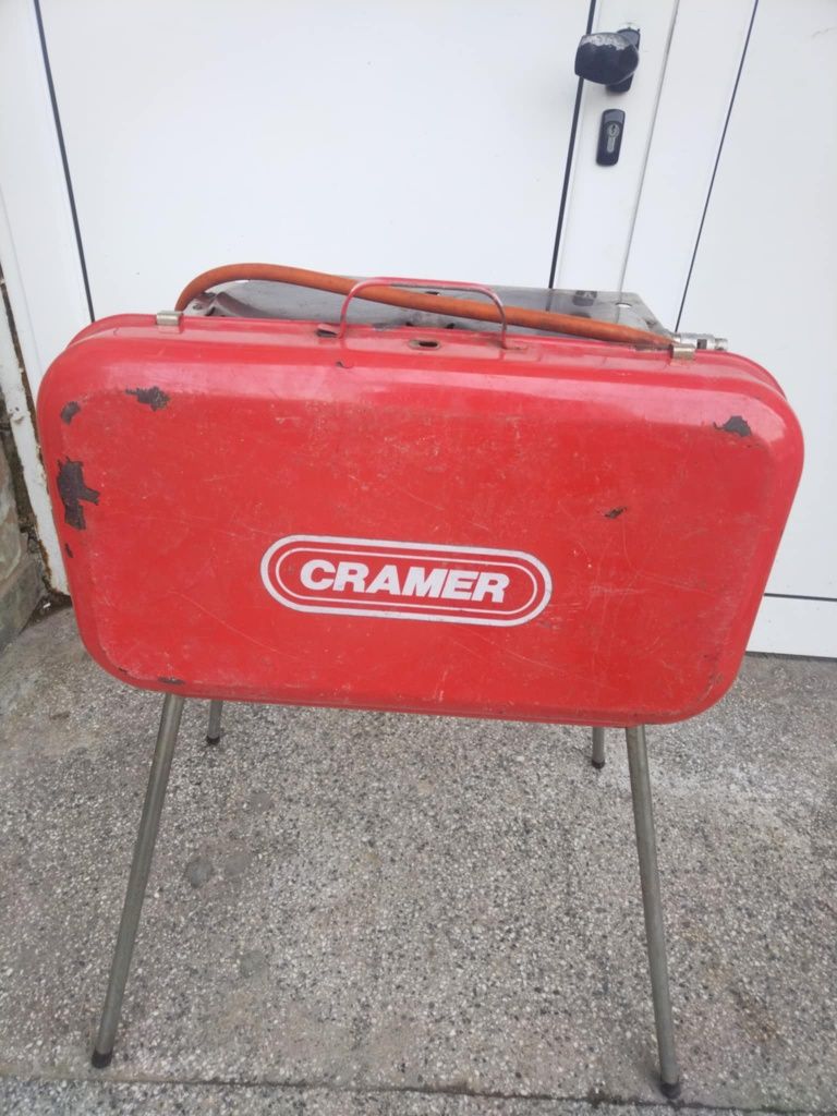Немско разглобяемо газово барбекю с две горелки. 
Марка: CRAMER / Germ
