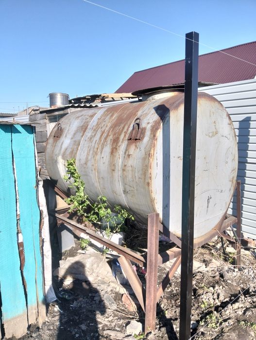 Бочка 2 куба в хорошем состоянии