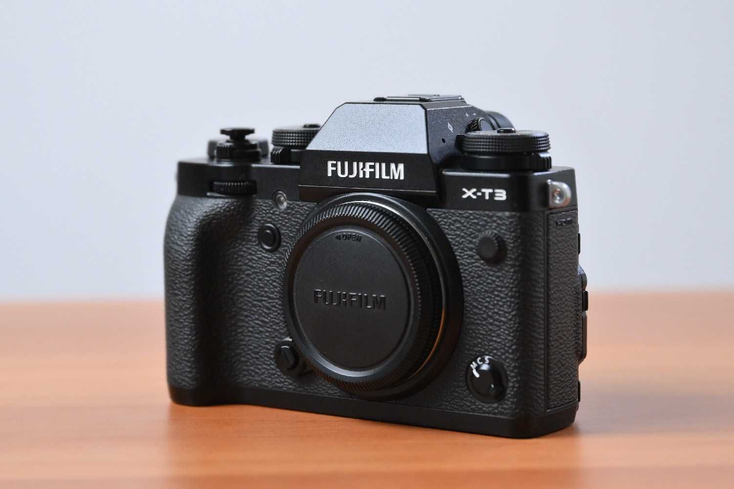 Fujifilm XT3 + Fuji baterry grip + Meike hand grip