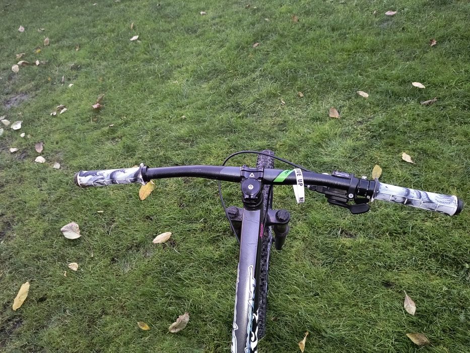 Vând/schimb 
Bicicleta este foarte buna