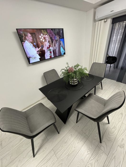 Masa extensibila + 4 scaune