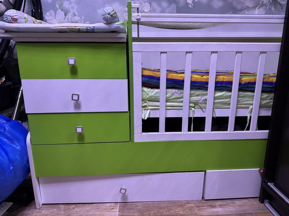 Продам детскую кроватку в хорошем состоянии