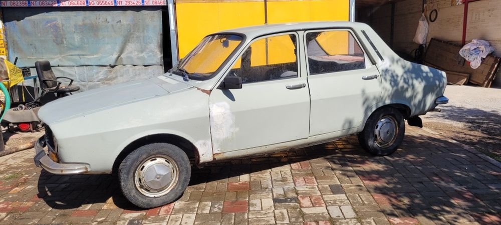 Vând  Dacia  1300