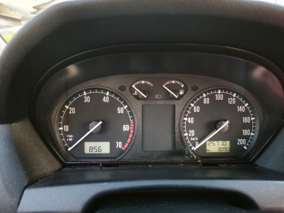 Vând skoda fabia