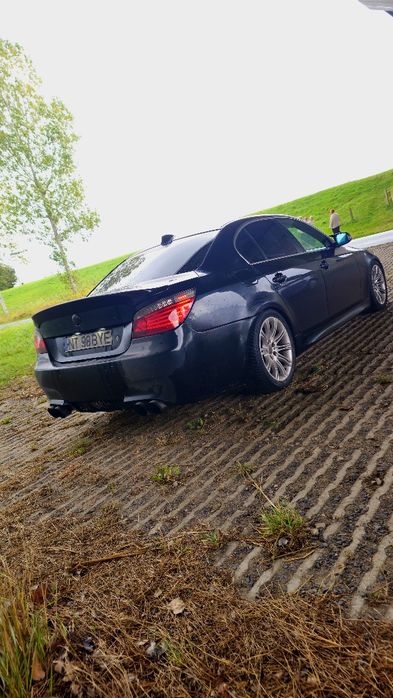 BMW E60 525d M-pack aprox 300cp