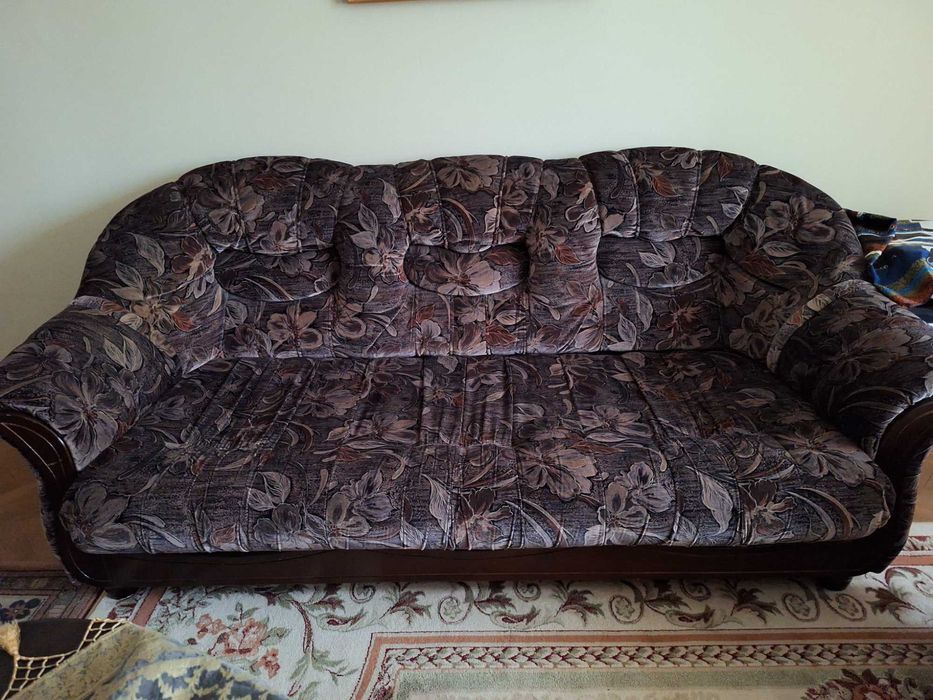 Разтегателен диван