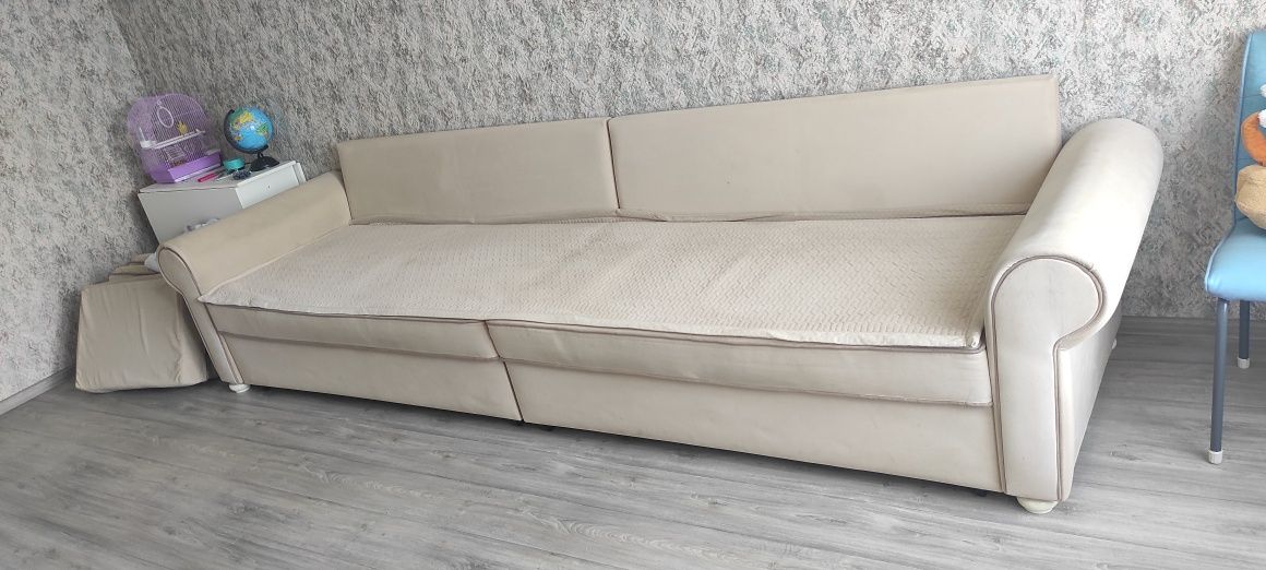 Диван в гостиную 3,60