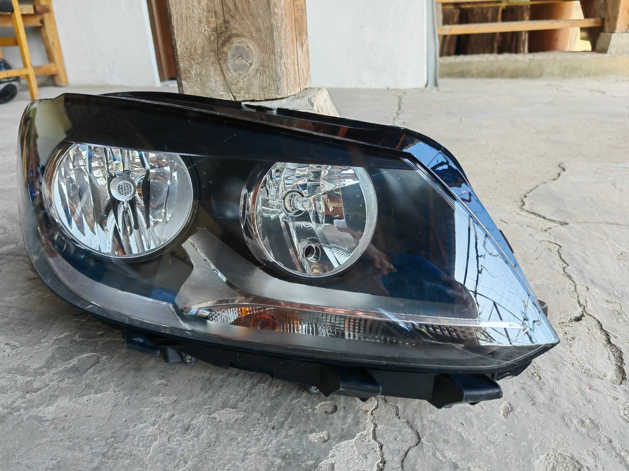 Фар VW Touran Caddy 2010-15г. десен / Фар Туаран Кади Оригинален