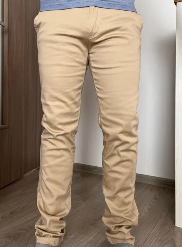 Pantaloni casual NOI