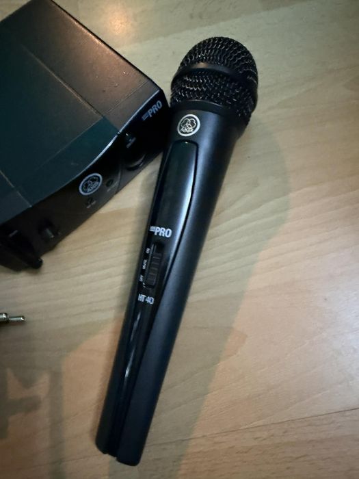 Микрофон AKG черен