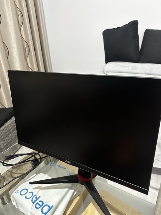 Vând monitor AOC 24G2U/BK, 23.8 inch, Full HD, 144Hz, gaming.